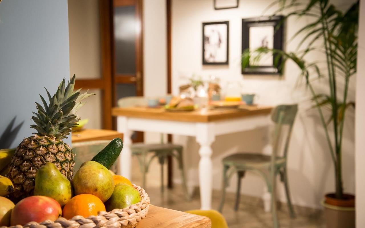 B&B Putignani 181 Bari Bagian luar foto