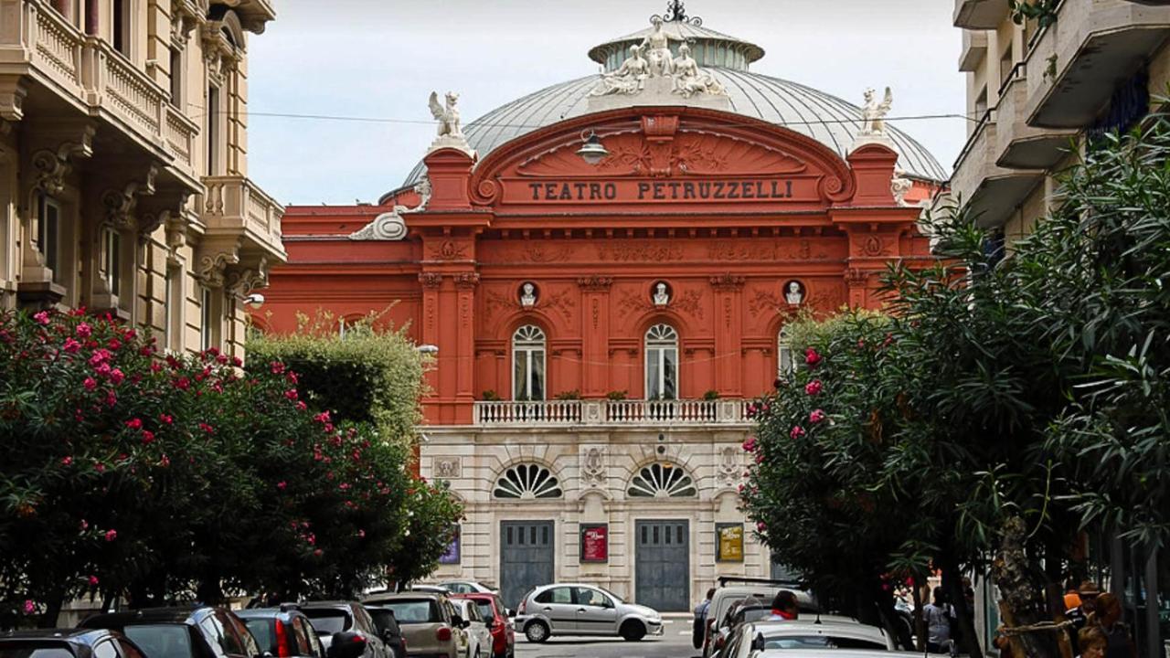 B&B Putignani 181 Bari Bagian luar foto